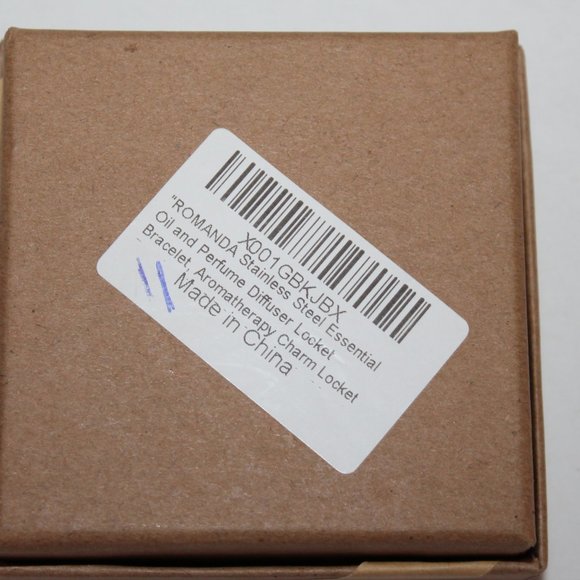 Essential Oil Bracelet Diffuser Locket by Romanda - Picture 5 of 5